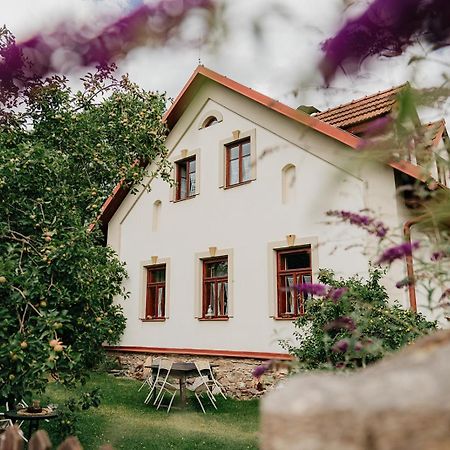 Restaurant A Penzion Na Cechach Hotel Korouhev Exterior photo