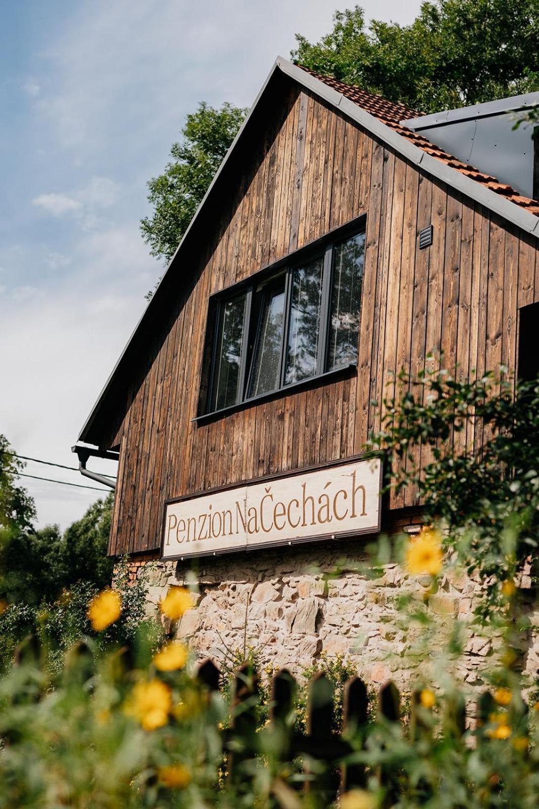 Restaurant A Penzion Na Cechach Hotel Korouhev Exterior photo